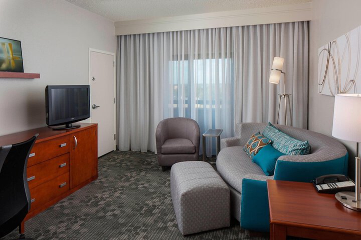 Room 16 of 26