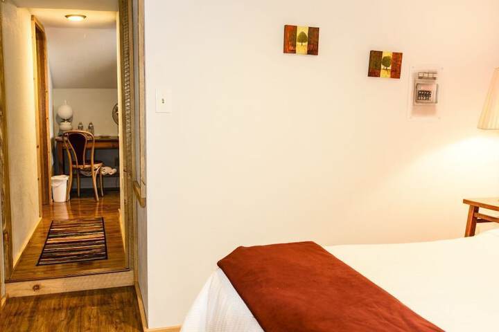 Room 25 of 40