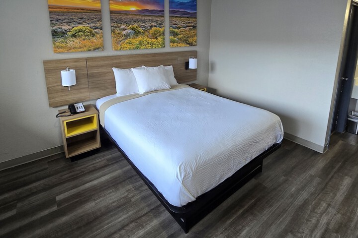 Room 17 of 32