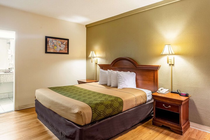 Room 9 of 29