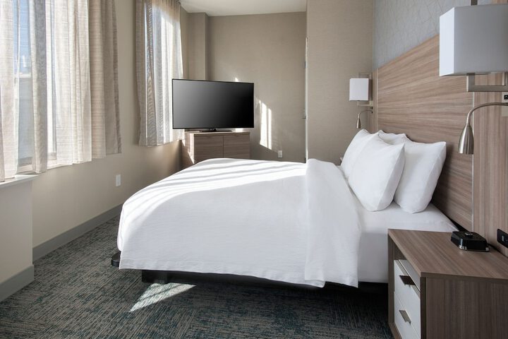 Room 8 of 24