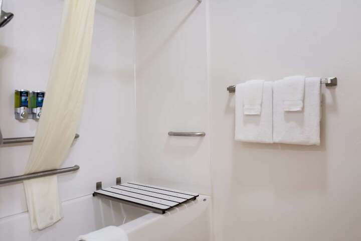 Room 27 of 35