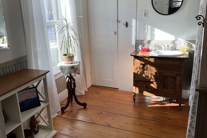 Room 6 of 23