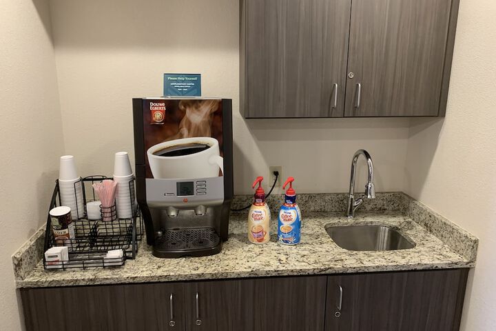 Breakfast/Coffee Service 29 of 34