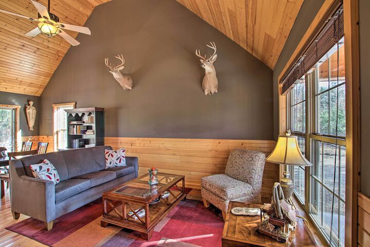 Close to Vineyards: Updated New Haven Retreat!