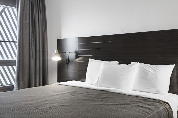 Room 10 of 21