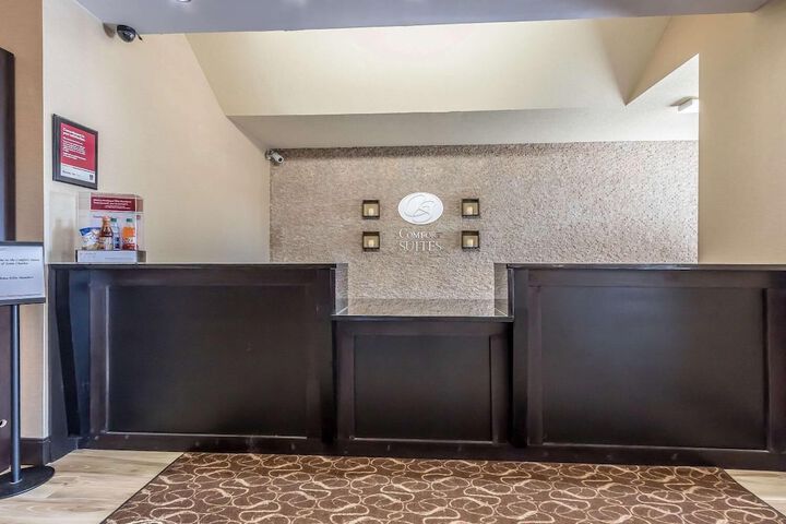 Comfort Suites St. Charles - St Louis