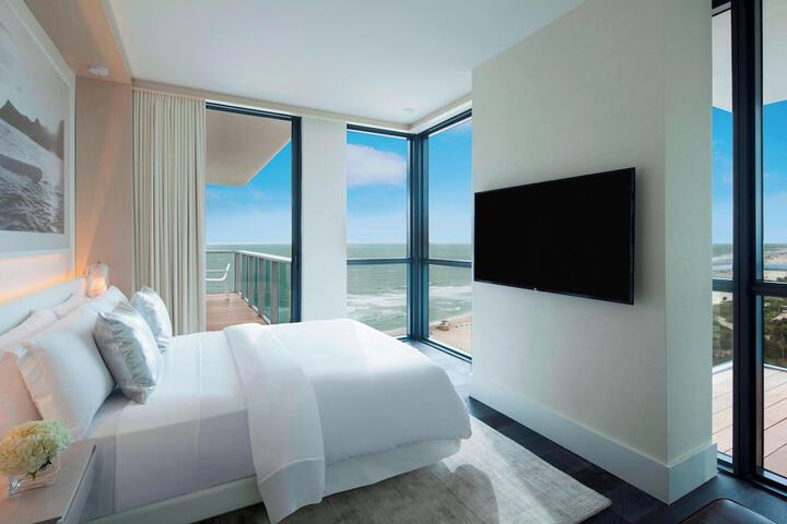 W South Beach