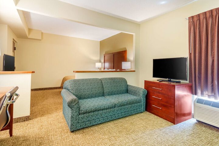 Room 16 of 36