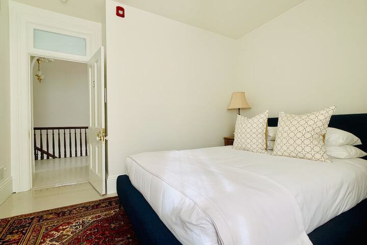 Room 37 of 113
