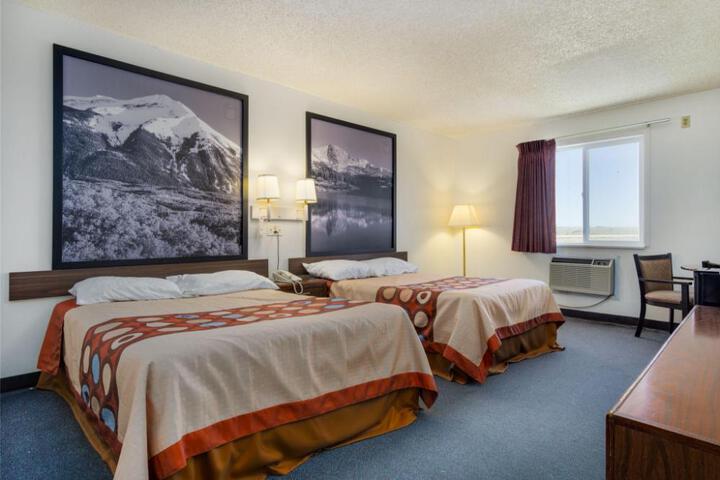 Super 8 by Wyndham Limon