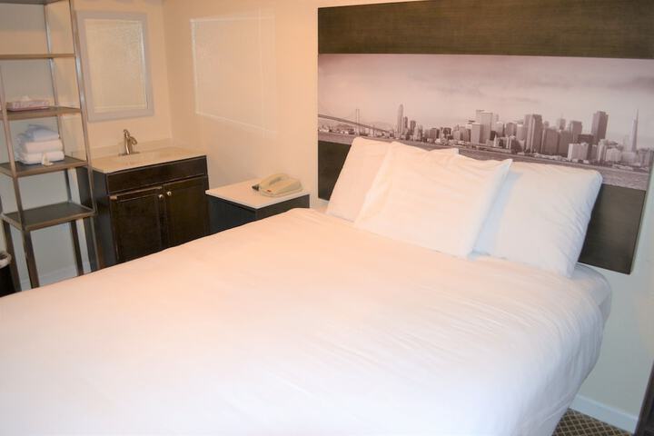 Room 20 of 37