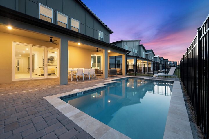 Harbor Island Beach Club Homes by Villatel