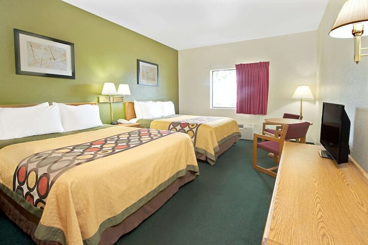 Room 11 of 15