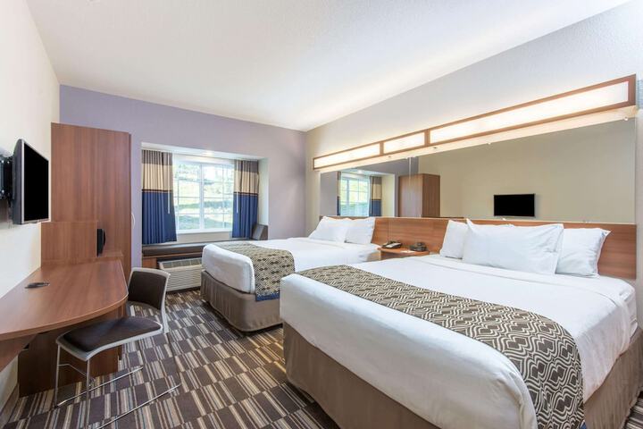 Room 9 of 15