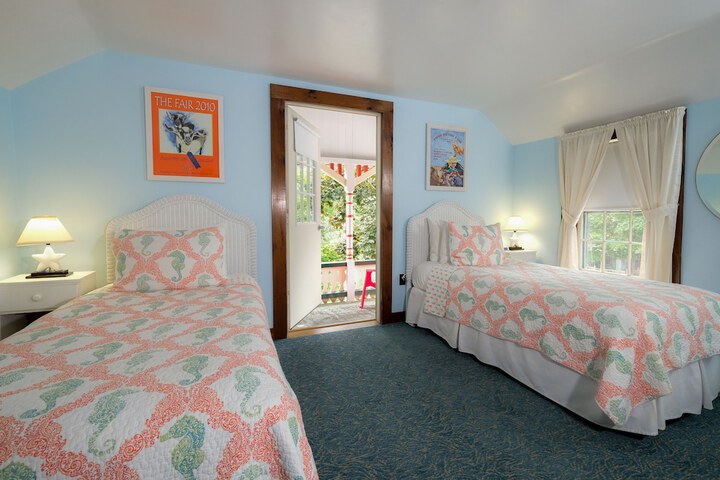 Room 40 of 65