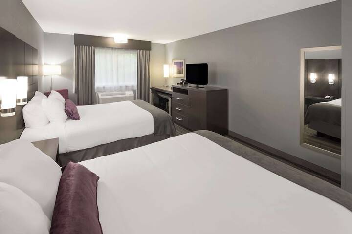 Best Western Riverside Inn
