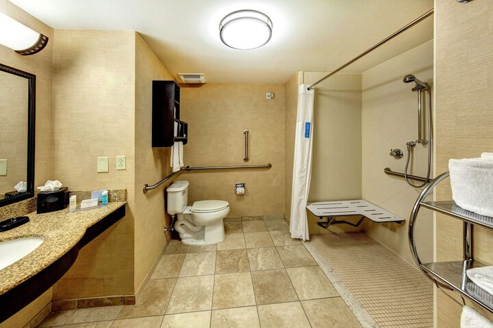 Room 22 of 42