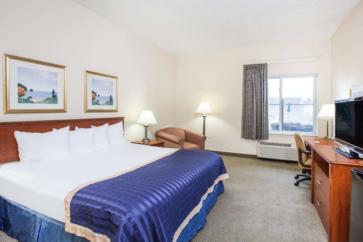 Room 7 of 19