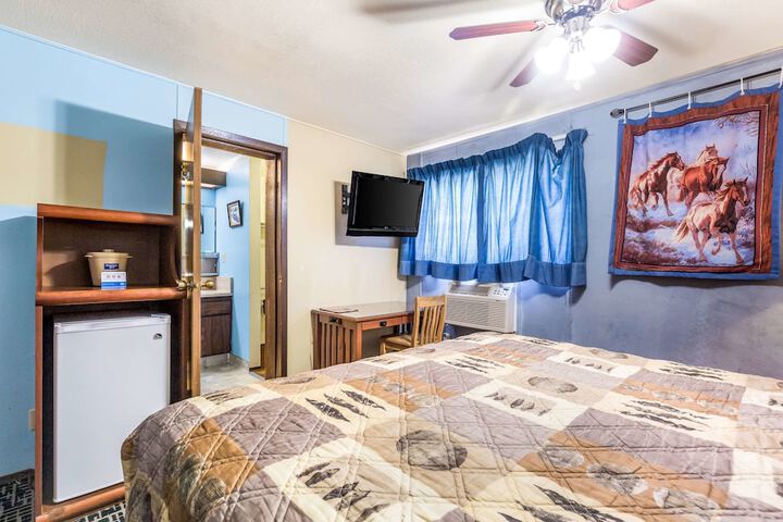Room 28 of 48