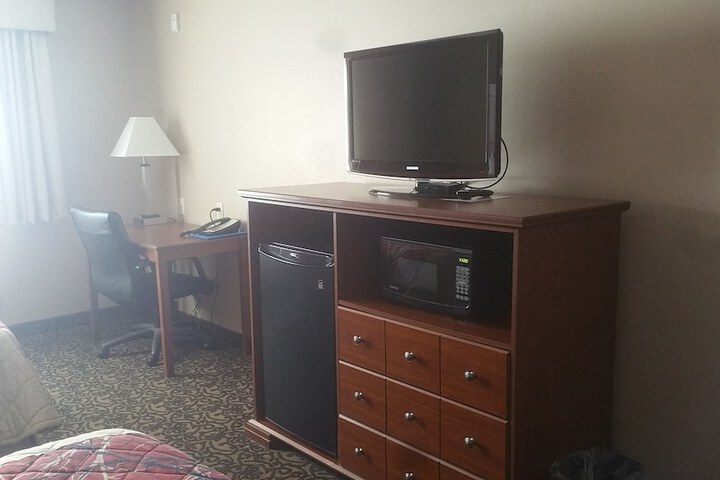 Room 25 of 37