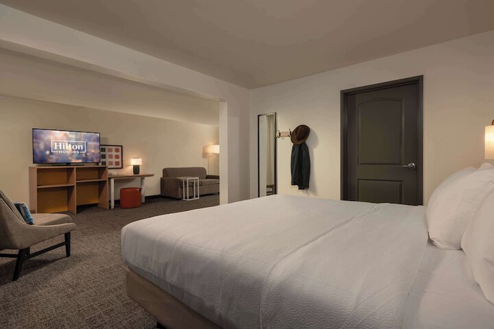 Room 11 of 20