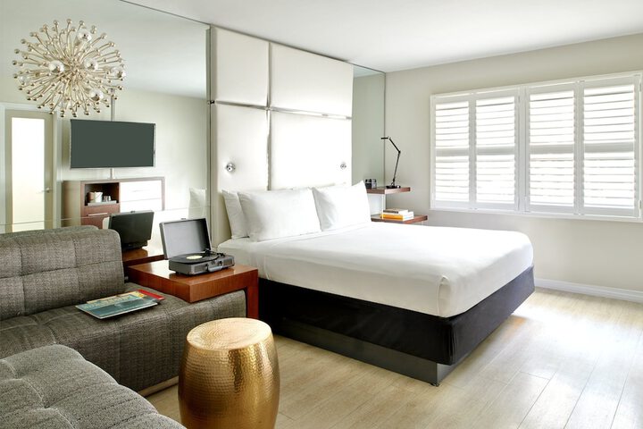 Room 50 of 73
