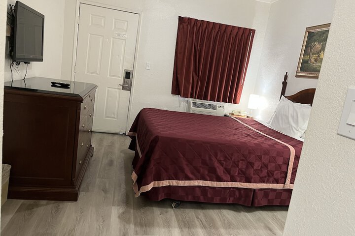 Room 35 of 49