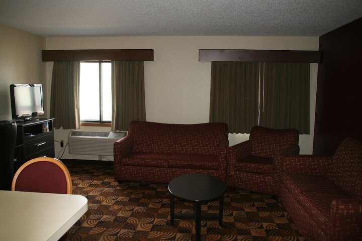 AmericInn by Wyndham Elkhorn Near Lake Geneva