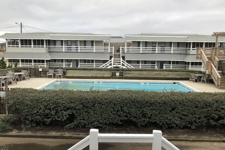 Pool 7 of 104