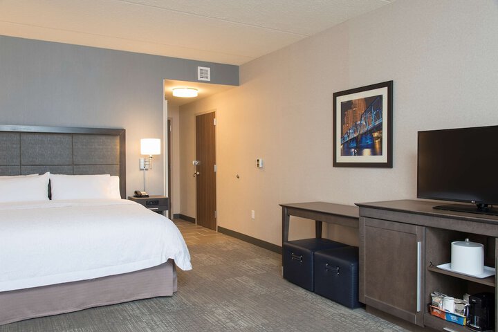 Hampton Inn & Suites Grand Rapids Downtown