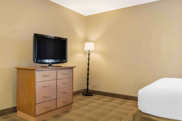 Room 16 of 35