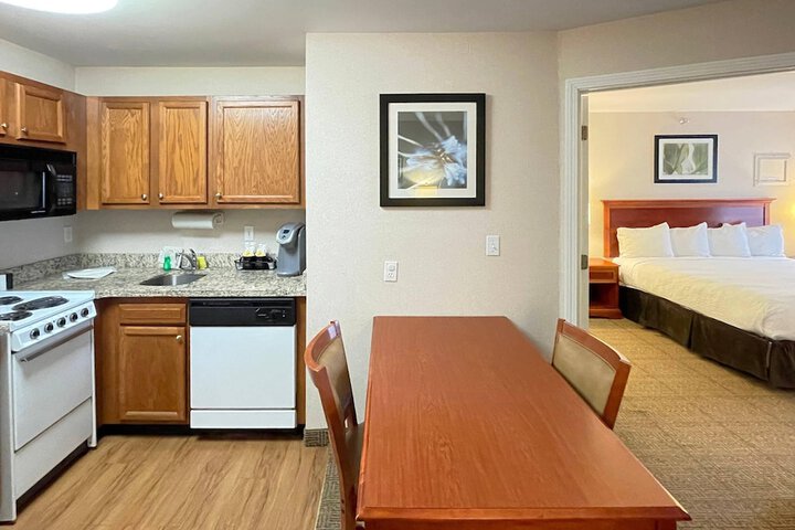 Smart Suites an Ascend Collection Hotel