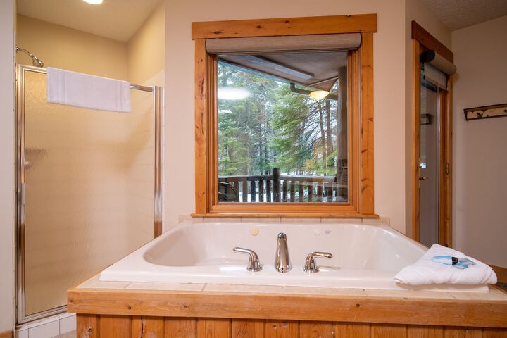 Hot Tub 120 of 127