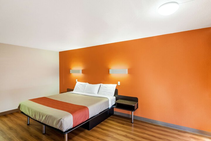Room 21 of 30