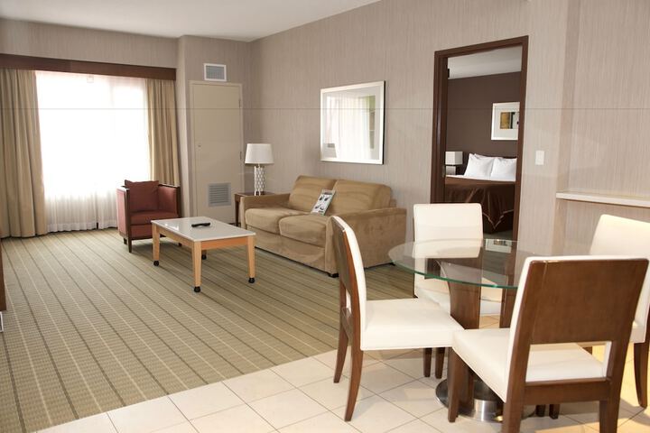 Room 13 of 42