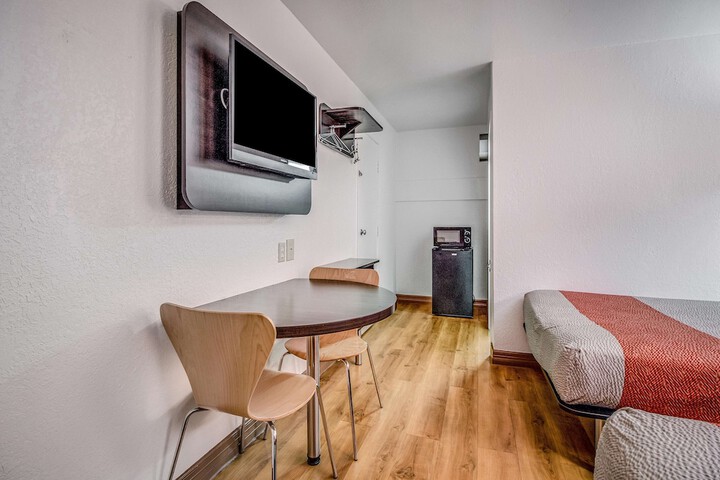 Room 15 of 30