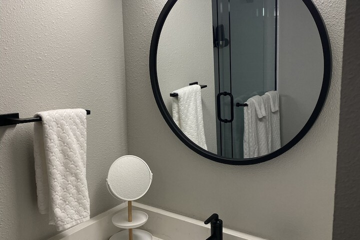 Room 103 of 150