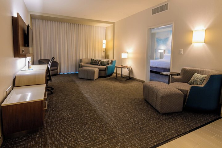 Courtyard by Marriott Lake Jackson