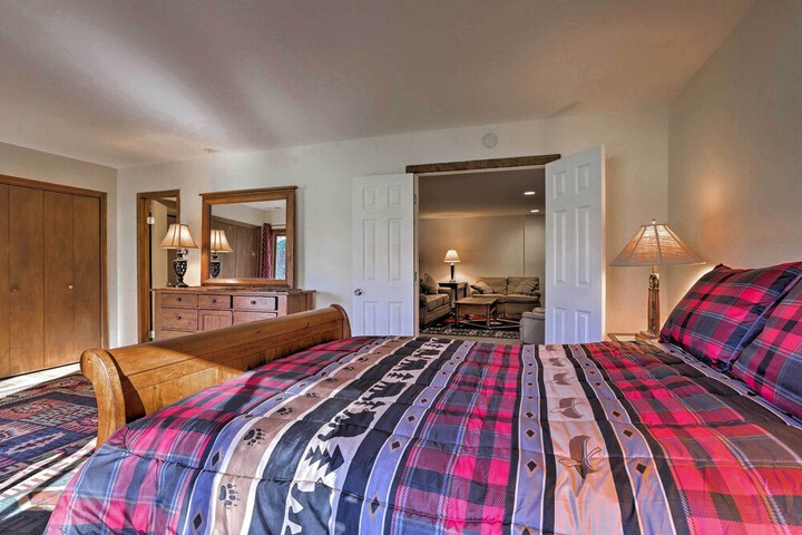 Vernon Township Condo Near Golfing + Skiing!