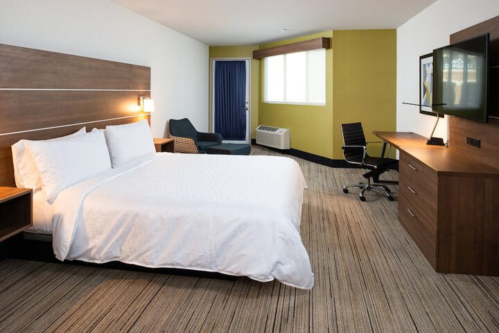 Room 35 of 57