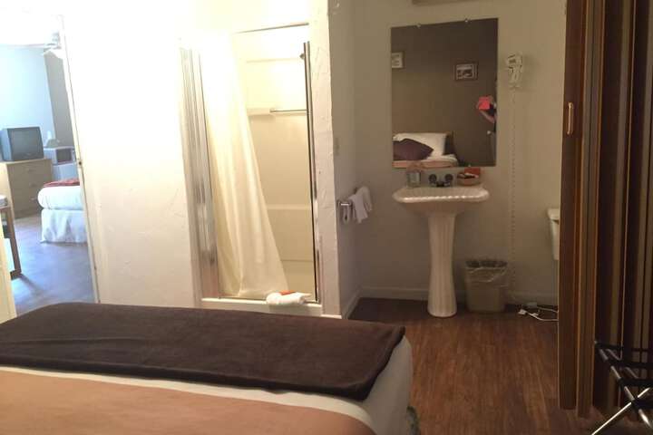 Room 43 of 66