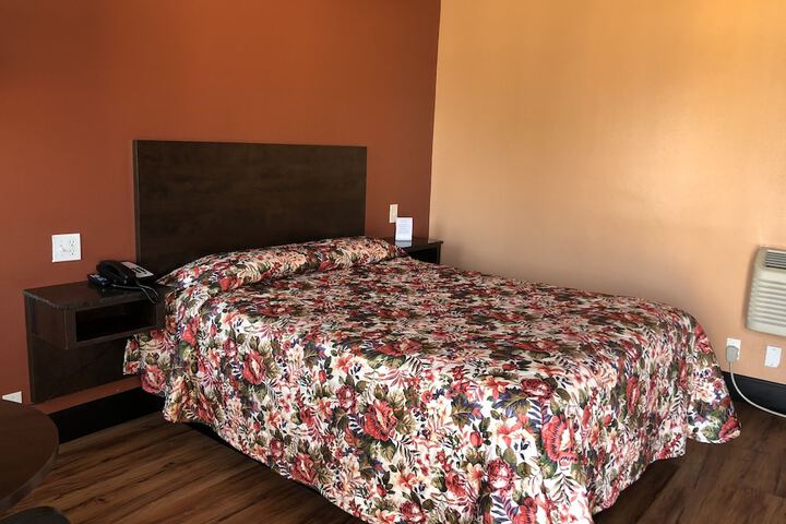 Room 17 of 19