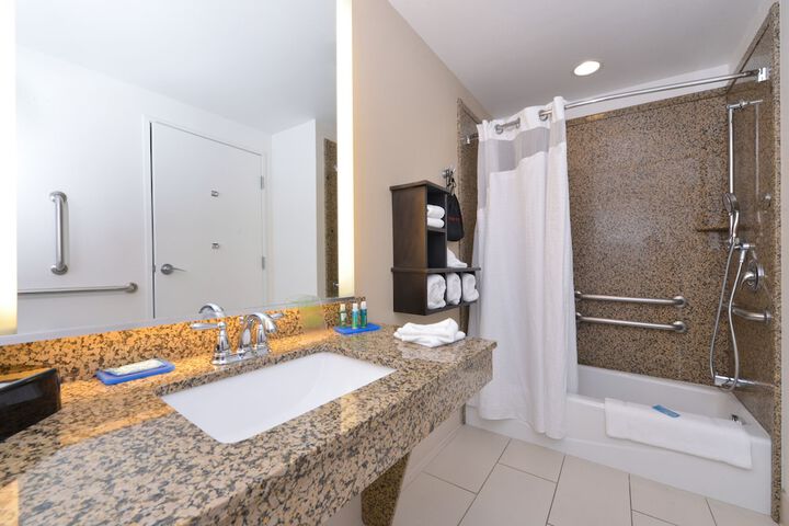 Holiday Inn Express & Suites Pocatello by IHG