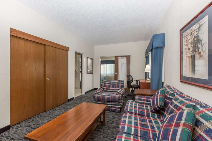 Room 32 of 52