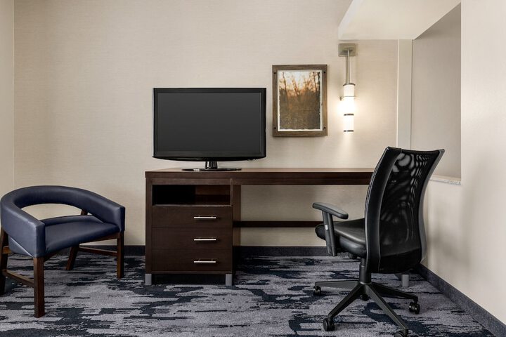 Room 33 of 51
