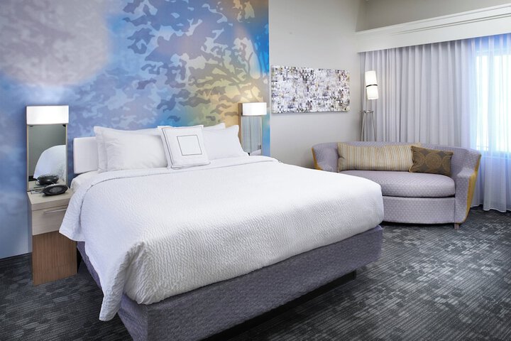 Courtyard by Marriott Cleveland Airport North