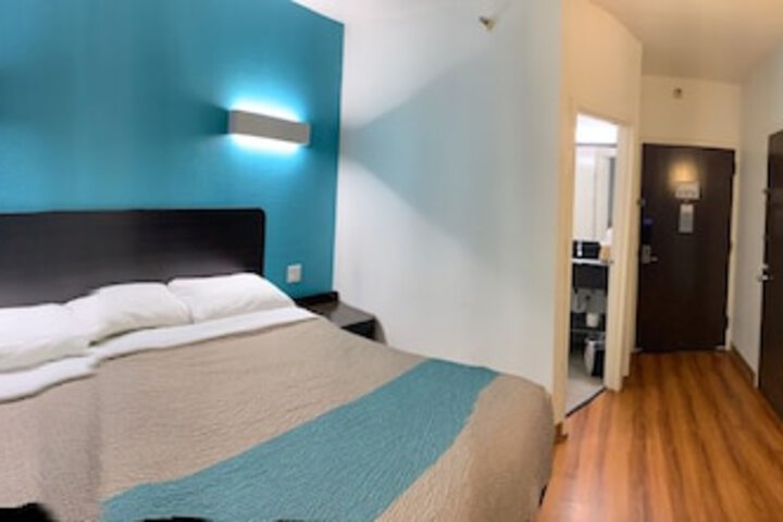Room 25 of 48