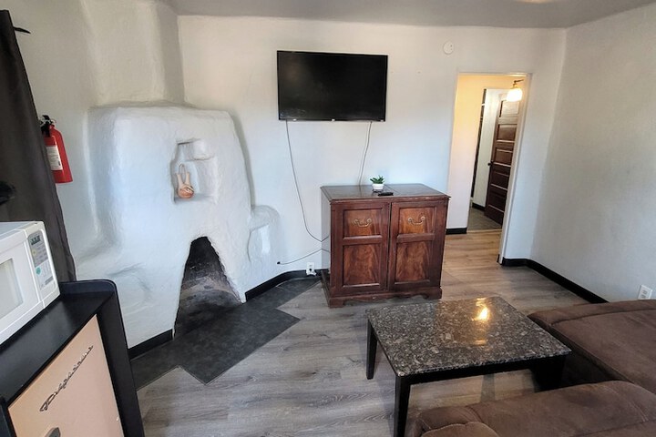 Room 35 of 66