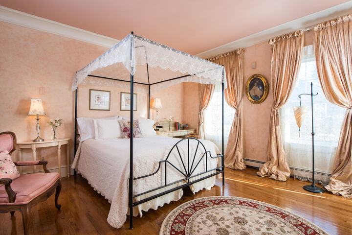 Room 43 of 77